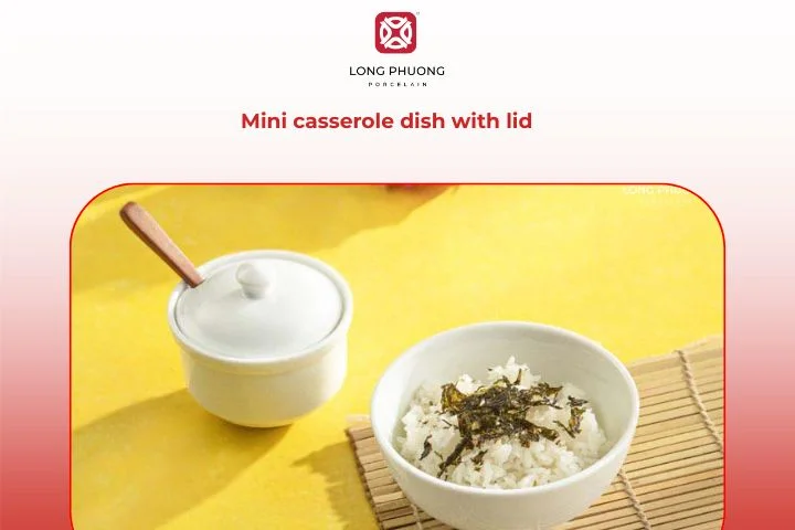 Mini Casserole Dish with Lid – Small round porcelain pot with handle and lid for personal portions or dips.