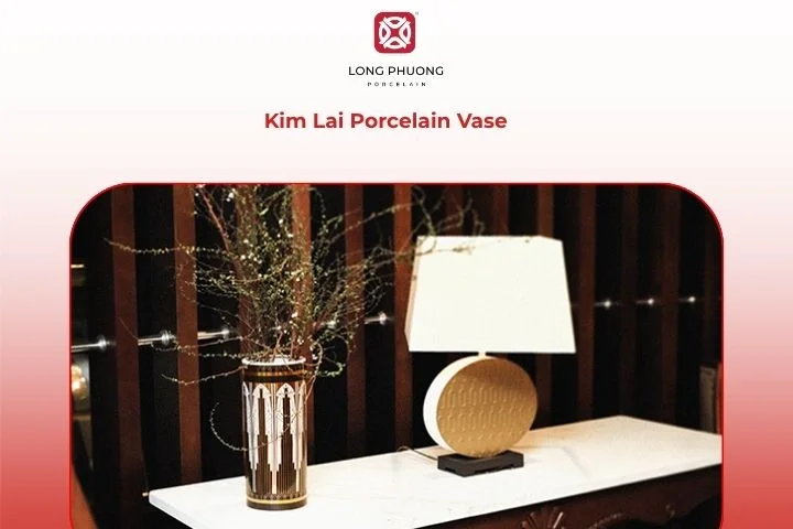  Kim Lai porcelain vase placed on a wooden shelf with bright sunflowers and a minimalistic backdrop