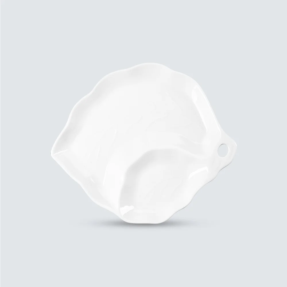 Leaf-Shaped two-compartment plates 11”