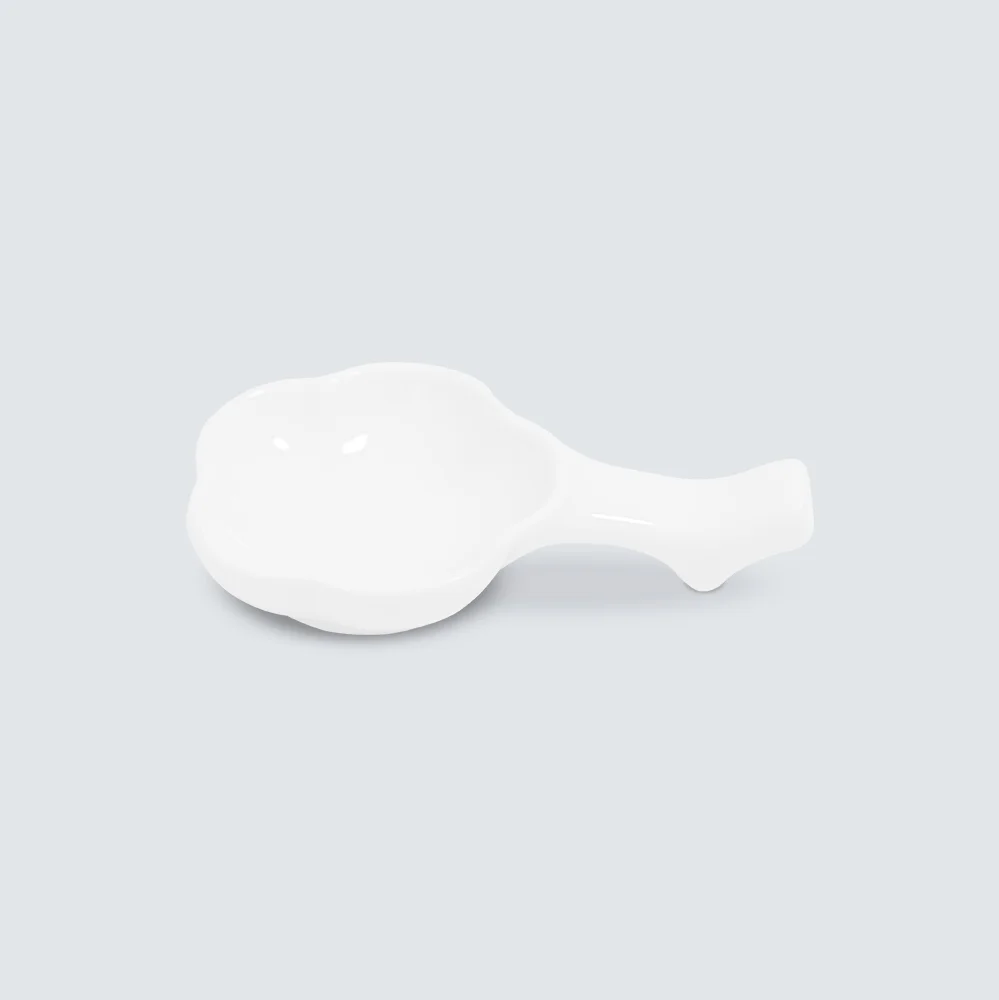 Sac Xuan porcelain chopstick holder